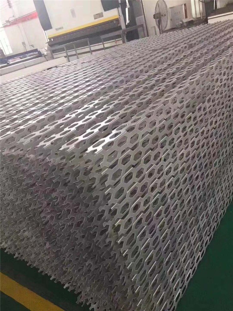 厂家直销冲孔铝板网生产厂家 雕花木纹铝板 铝蜂窝板直销