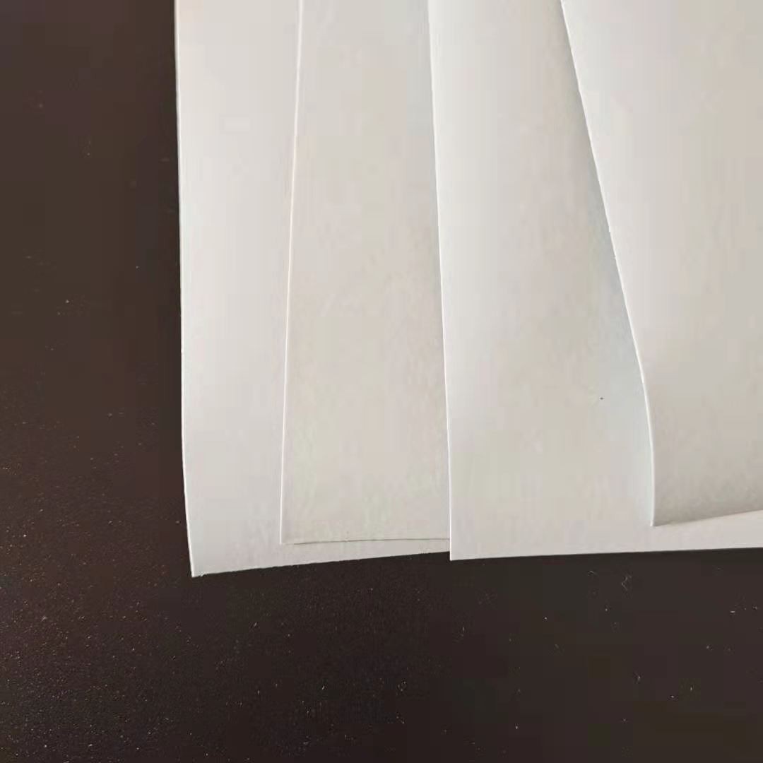 白黄牛皮淋膜pet镀铝纸防水防油复膜牛皮纸卷筒印刷可订制规格