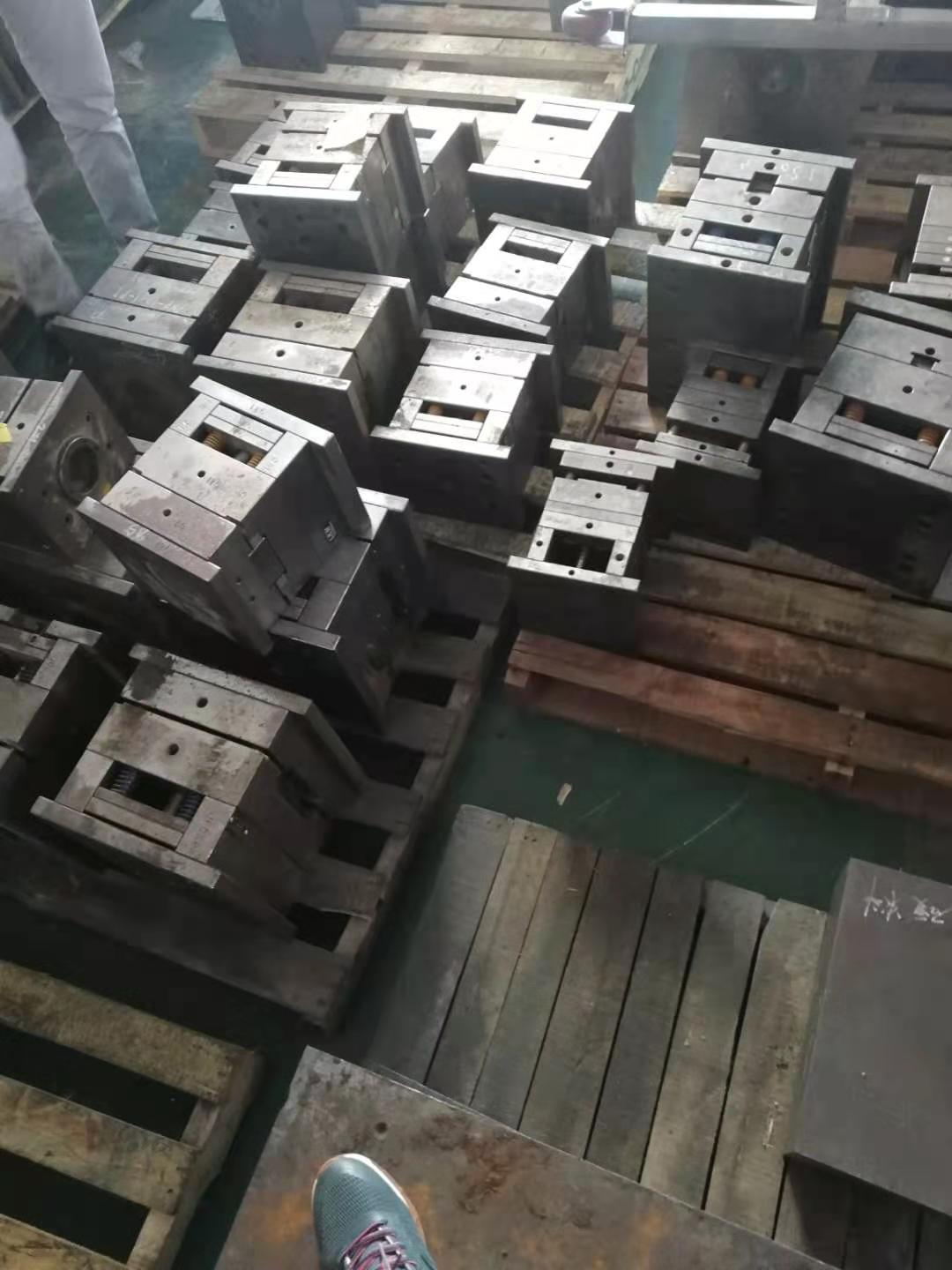 废模具铁8