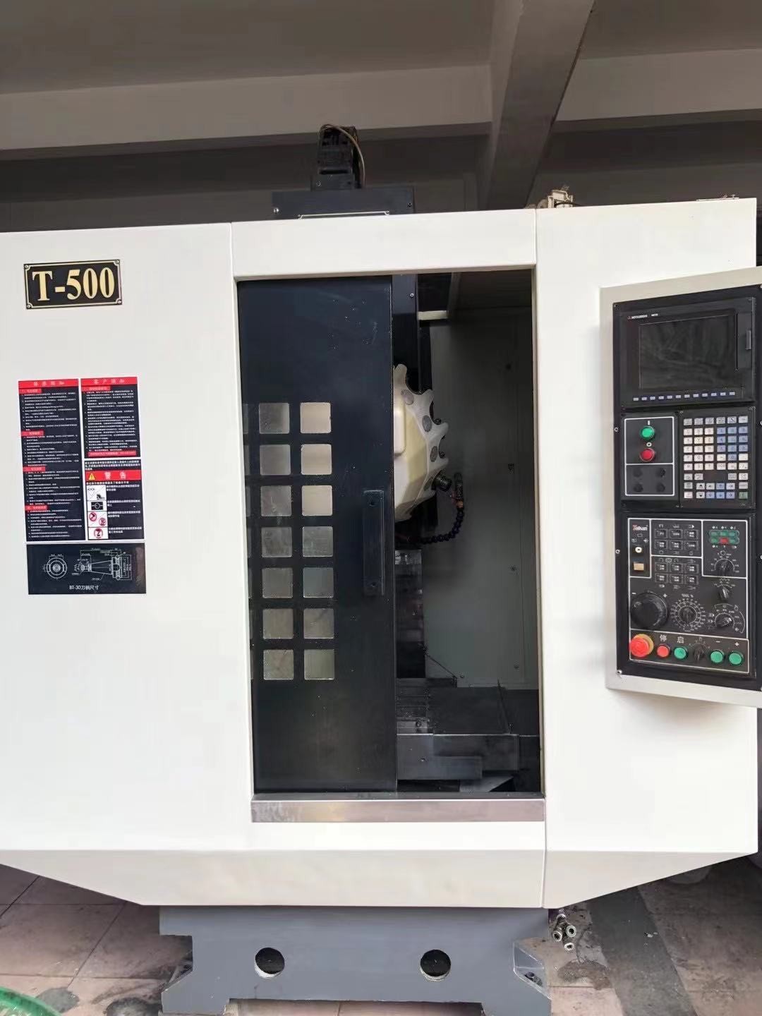 出售全新鉆攻機T-500 鉆攻中心加工機床設備 伺服刀庫
